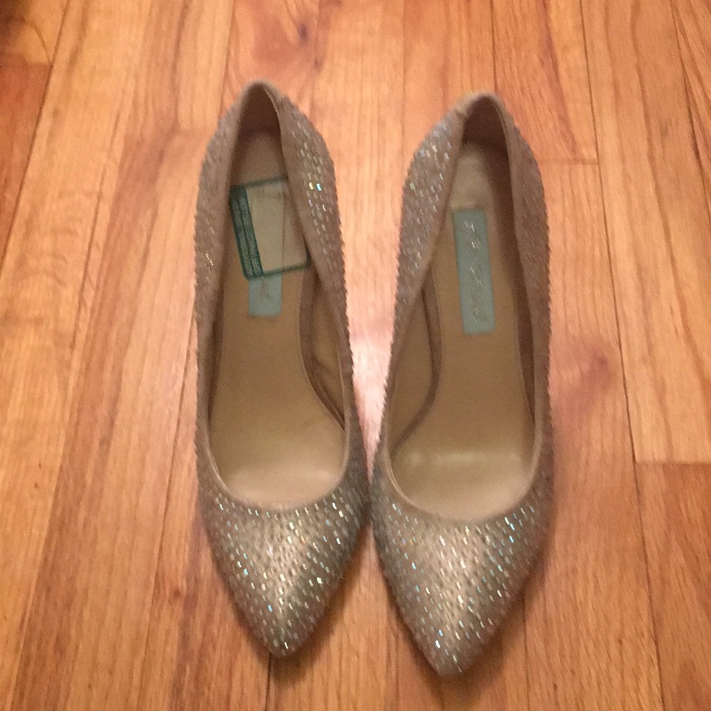 Iridescent rhinestone golden shoes in Great shape!